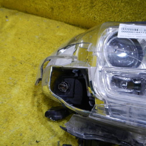 Ьитая Фара правая Land Cruiser 200 (15-21) LED
