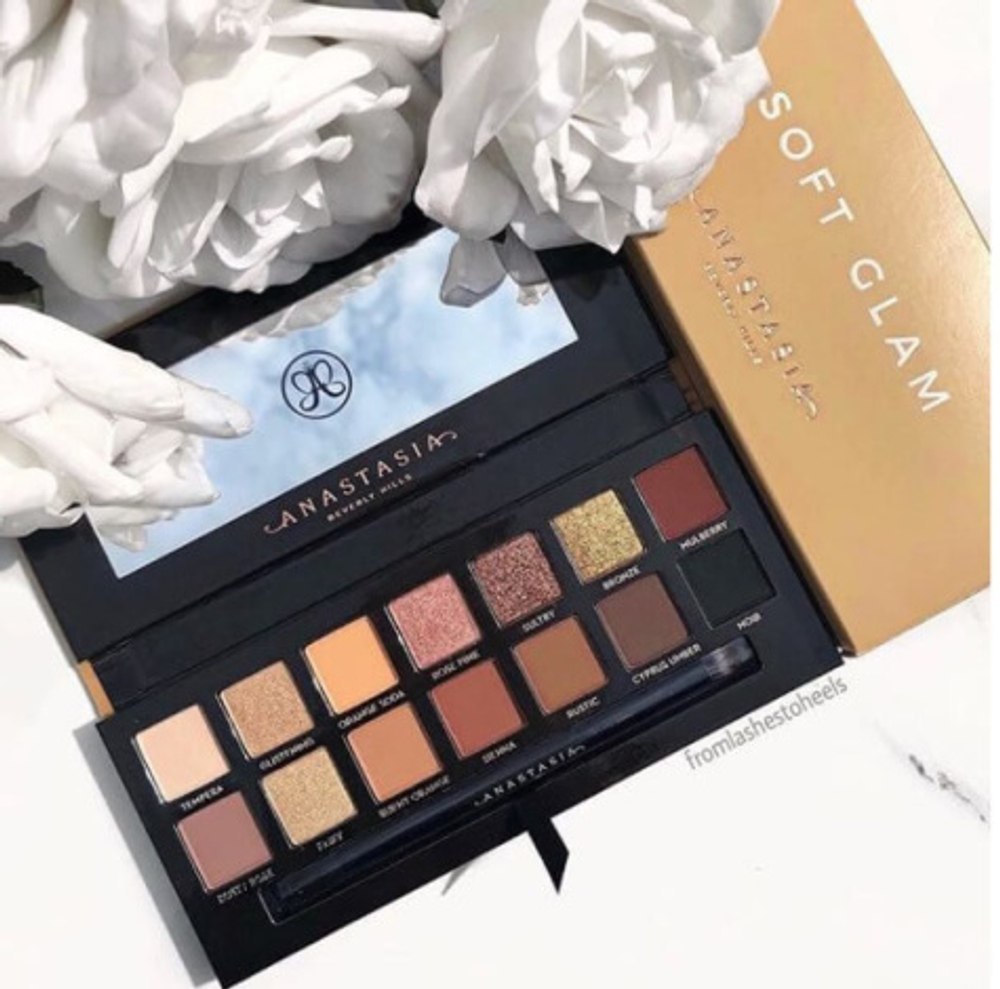 Anastasia Beverly Hills Soft Glam palette