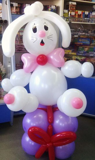 Зайка на подарке