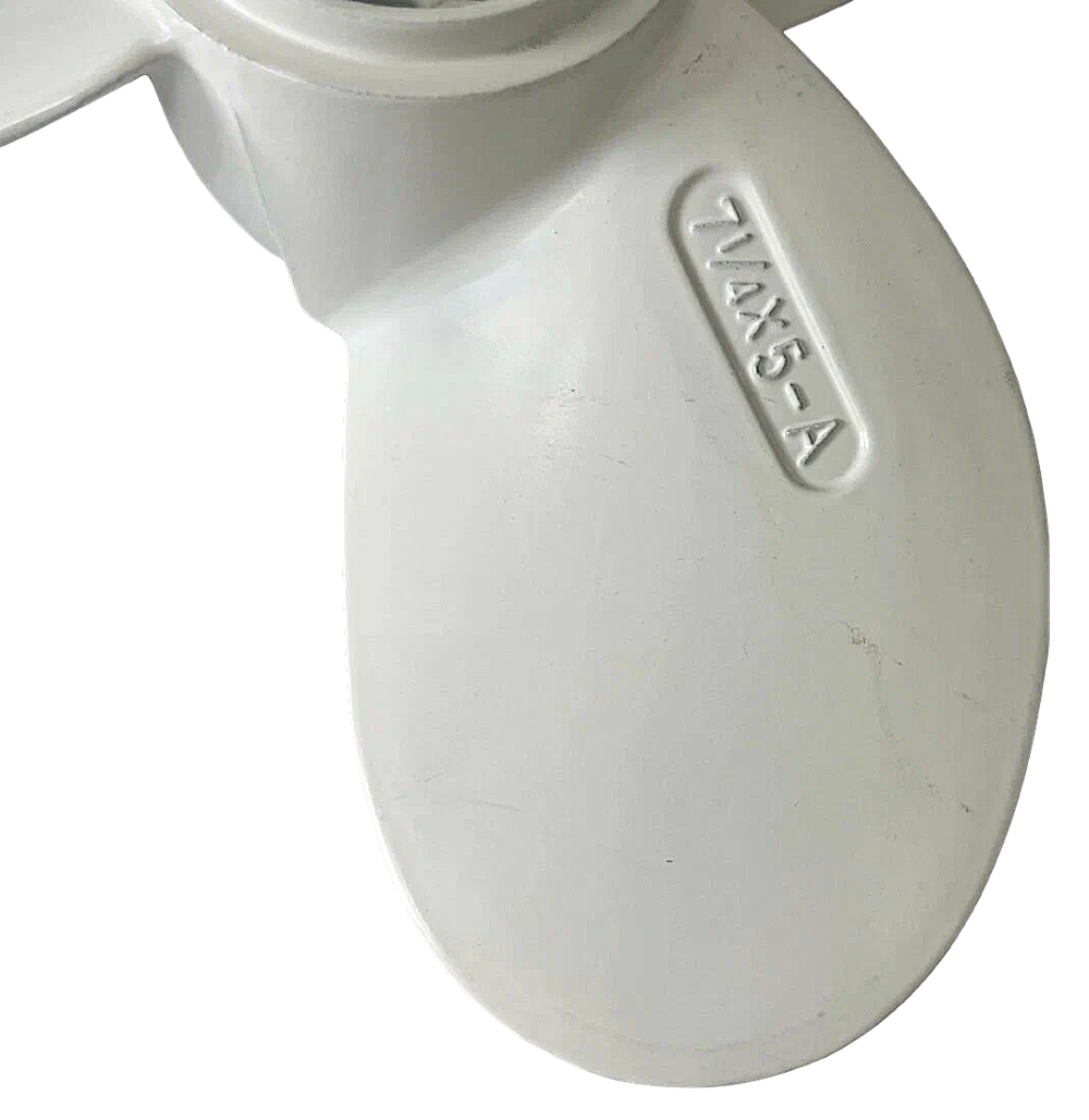 Винт Гребной Y 3 х 07-1/4 х 05  ( Gladiator/Hidea - 2.5F Yamaha - 2B,2C )