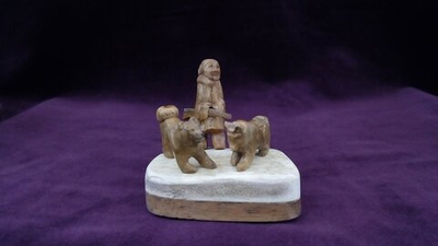 Сувенир "Охотник с собаками"