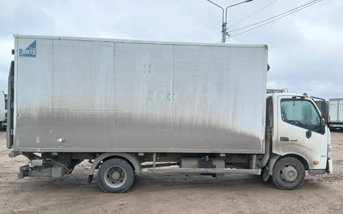 Центртранстехмаш АФ-4771* на шасси HINO 300 4x2 изотермический/рефрижератор с гидробортом (кат. C) А