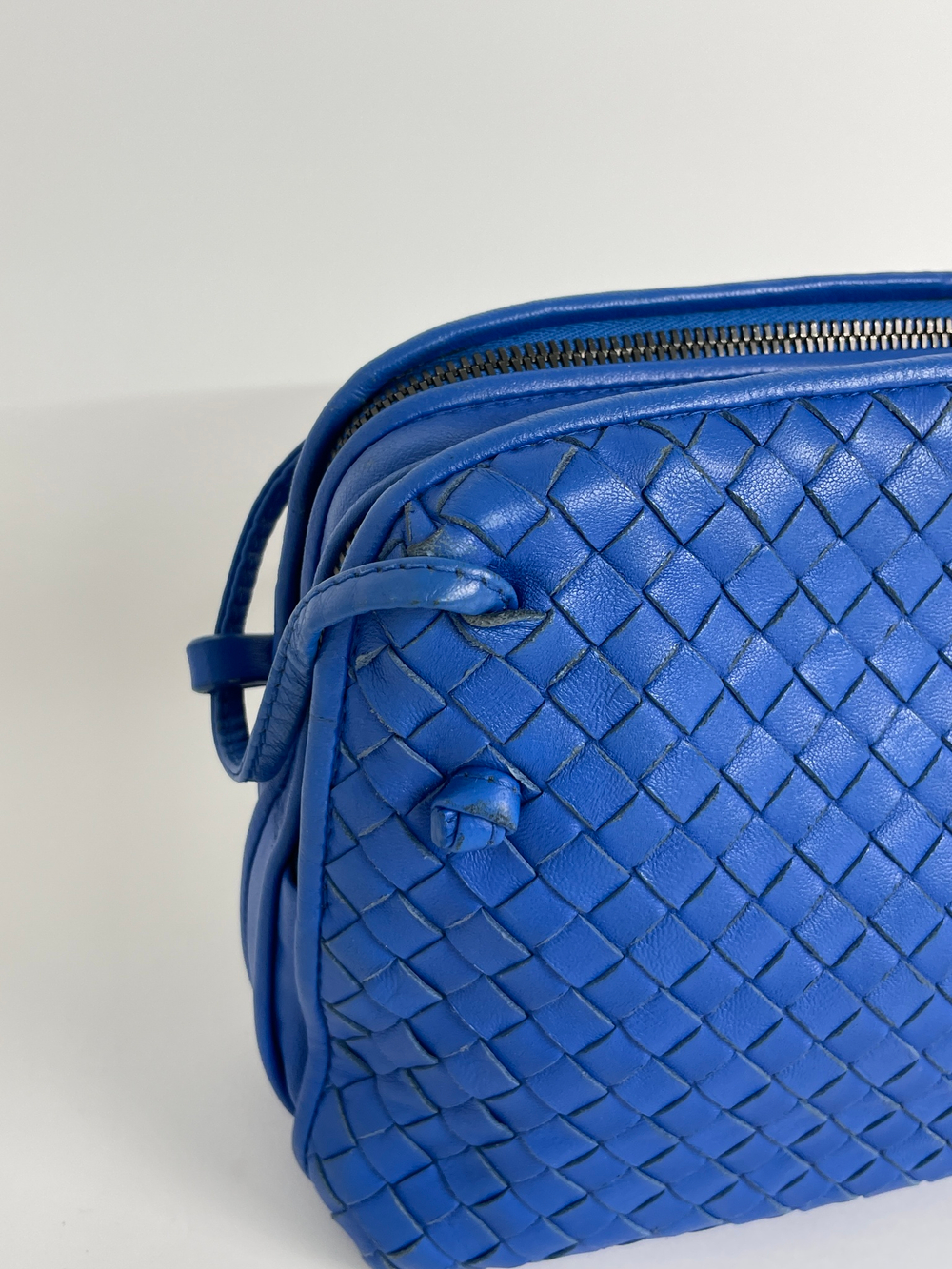 Сумка Bottega Veneta MEDIUM LOOP CAMERA BAG