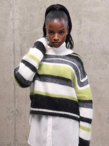 Зеленый мохеровый джемпер в полоску