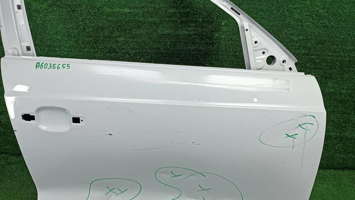 Дверь передняя правая Audi Q3 1 8U (2011-2018)