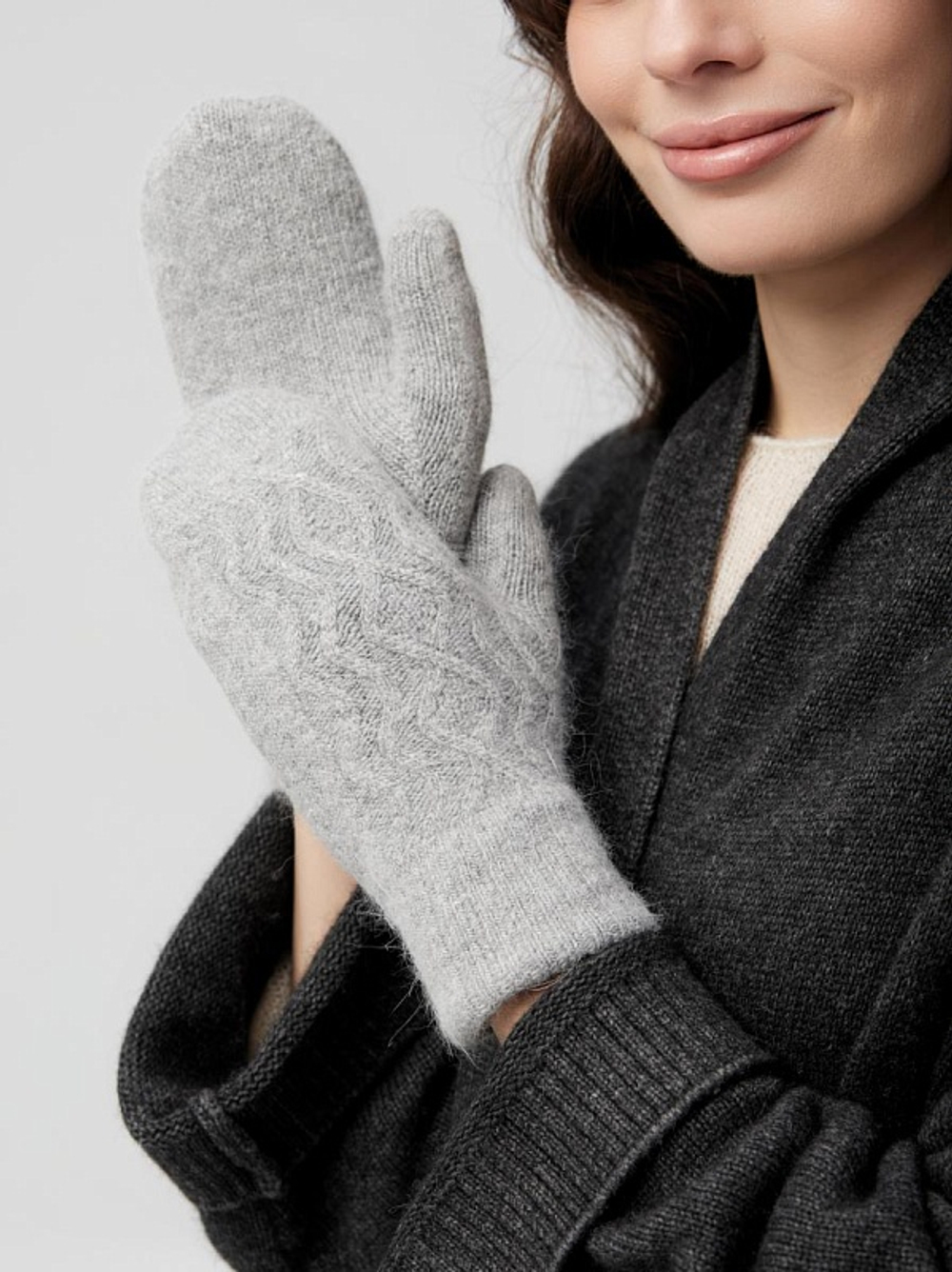 Варежки В021-03 серые