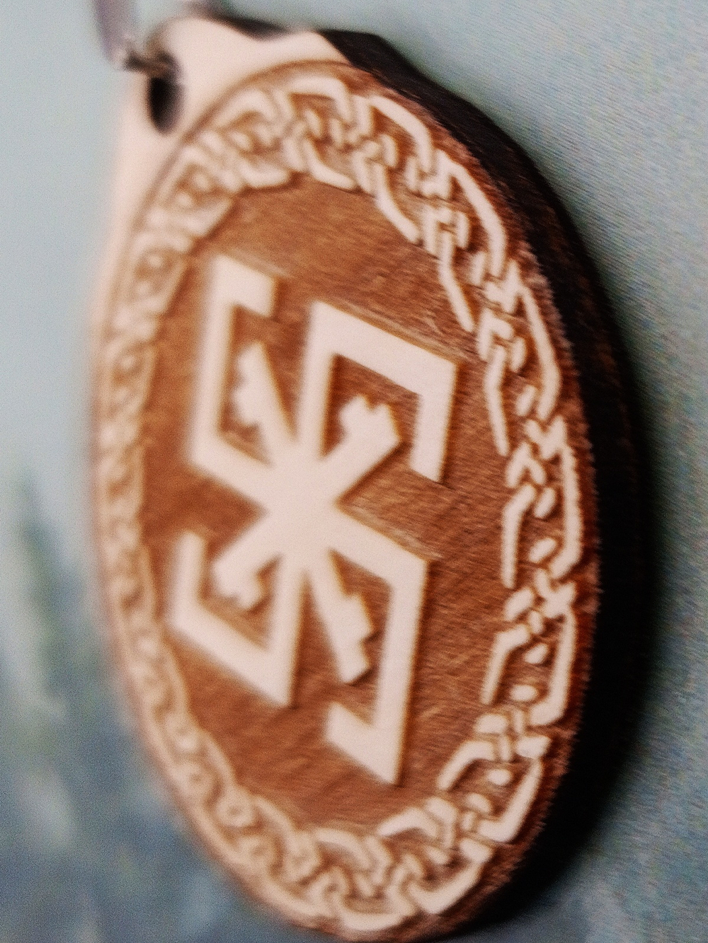 Кулон из дерева Сварга