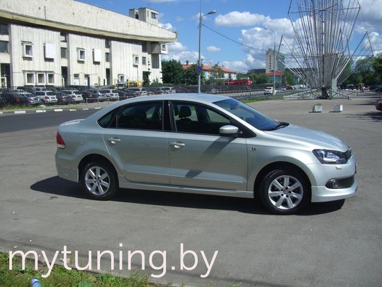 Накладки на пороги для Volkswagen Polo sedan