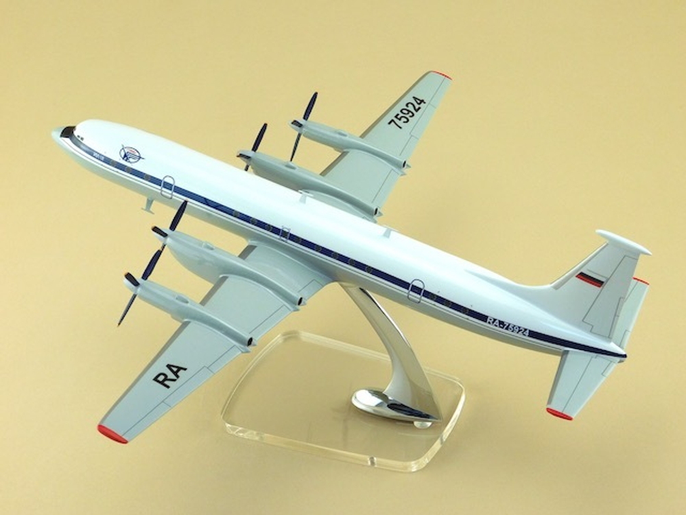 Модель самолёта Ил-22 (М1:100 ВВС России с антеннами)