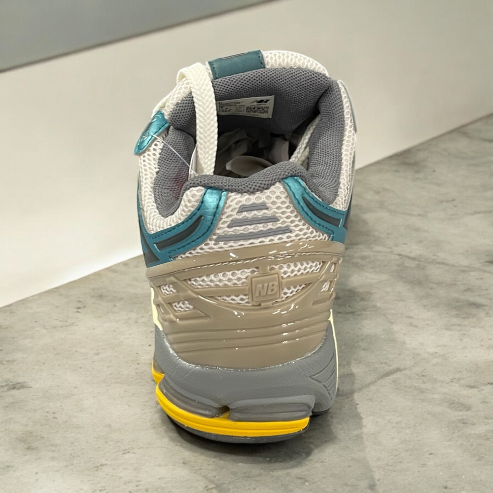 New Balance 1906R • New Spruce