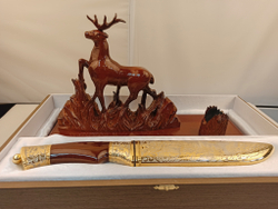 Нож на подставке "Олень"