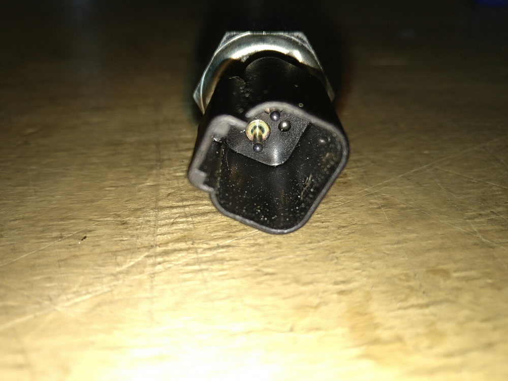 Датчик 2374894/237-4894 давления масла CAT JCB Perkins