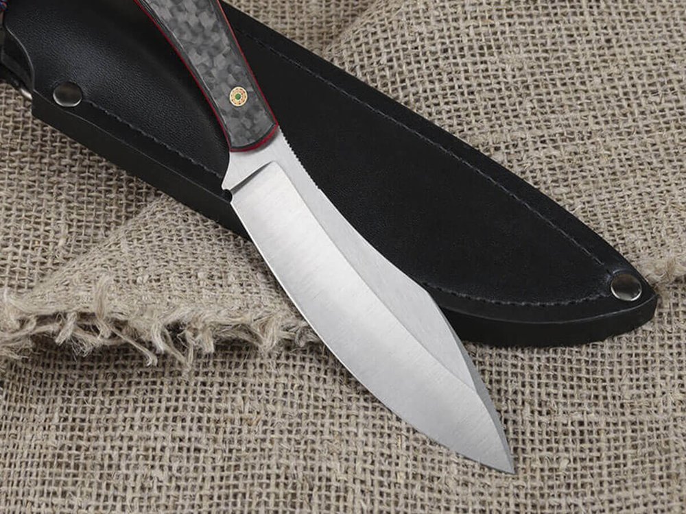 Нож для бушкрафта "Канадец", сталь VG-10/Elmax, рукоять карбон (красный спейсер)