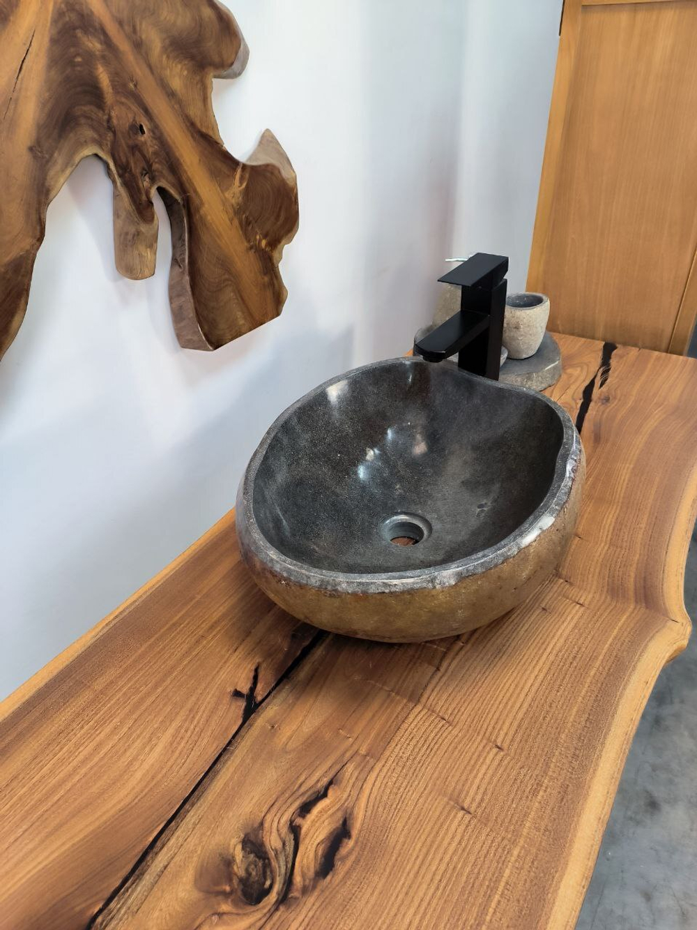 Раковина из речного камня RS-65882 45х35х15 из натурального камня