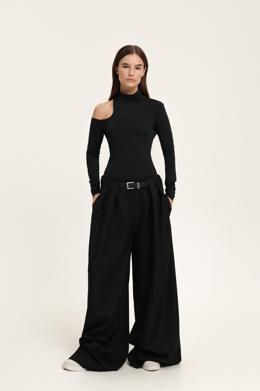 Брюки объёмные с защипами