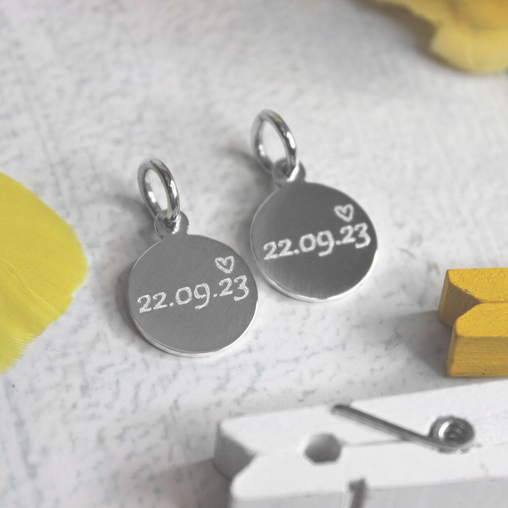 Парные подвески из серебра с гравировкой даты на заказ