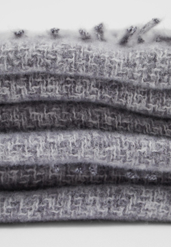 STRADIVARIUS Шарф из начесаных ниток, серый