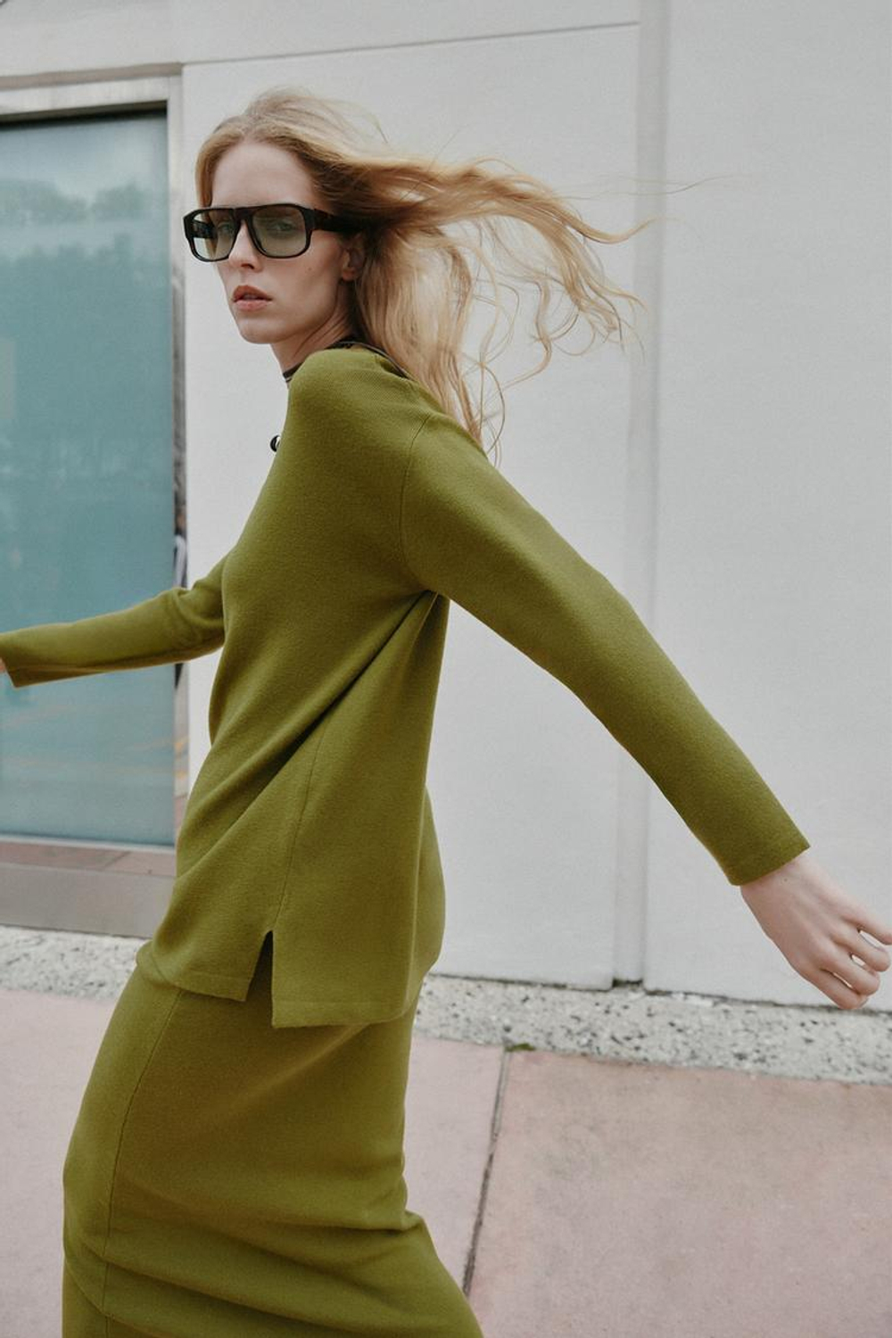 ZARA ДЛИННЫЙ ВЯЗАНЫЙ СВИТЕР, ЦВЕТ МХА