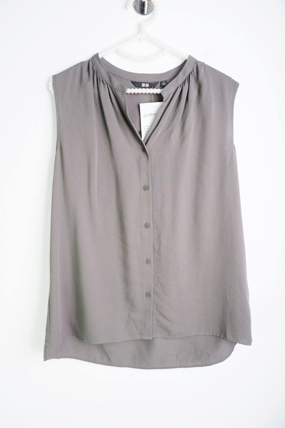 Блузка Uniqlo лаконичная, маркировка S, визуально на 44 размер