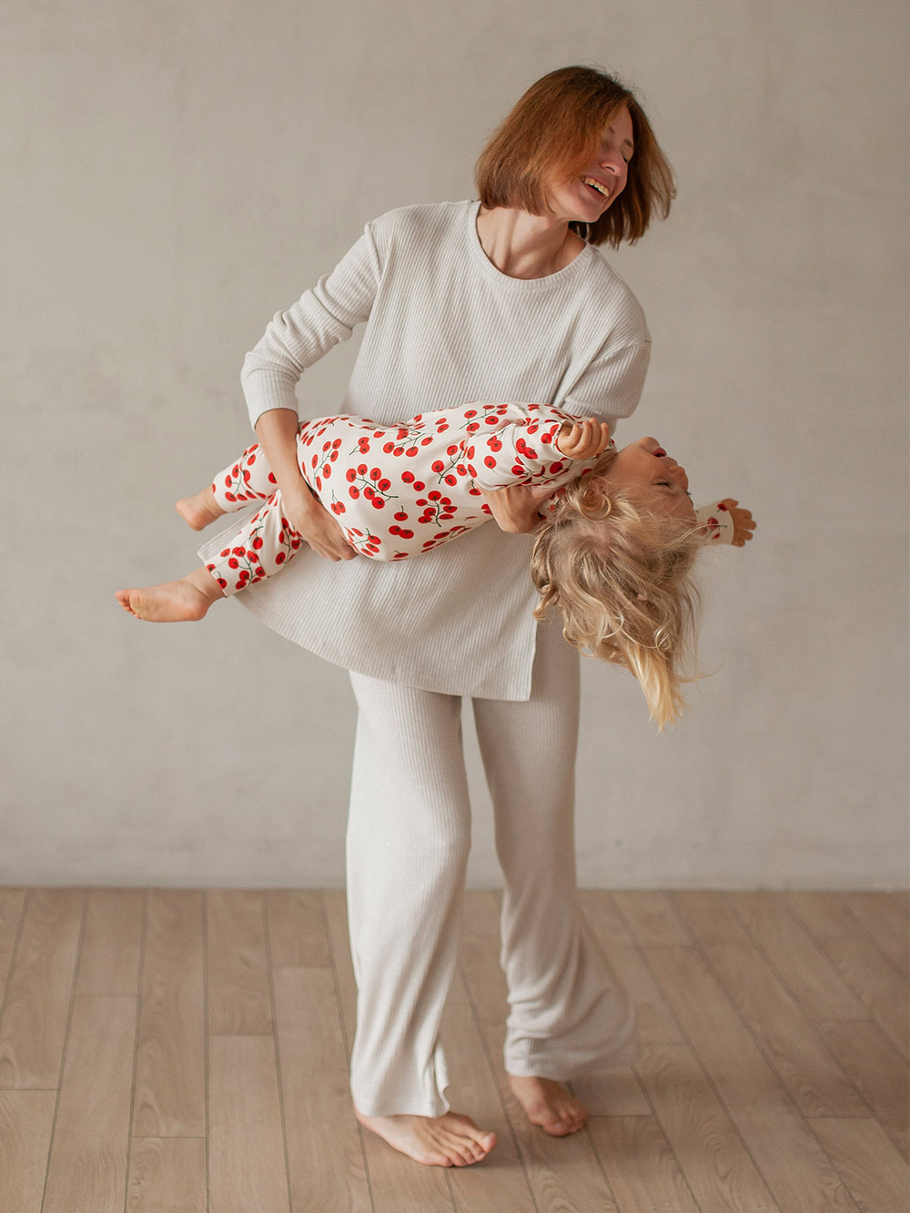 Комбинезон Mjölk Sleep and Play Cherry Tomatoes, на манжетах