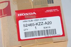 52465-KZZ-A20. ARM SUB ASSY., CUSHION. Honda CRF250M