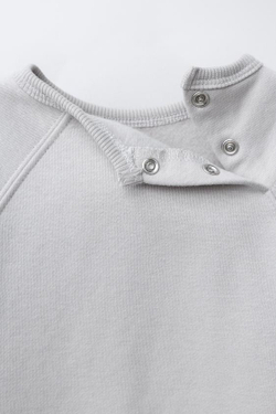 ZARA КОМПЛЕКТ ИЗ ТОЛСТОВКИ И БРЮК-ДЖОГГЕРОВ С ВЫШИВКОЙ ПИНГВИНА, ЖЕМЧУЖНО-СЕРЫЙ