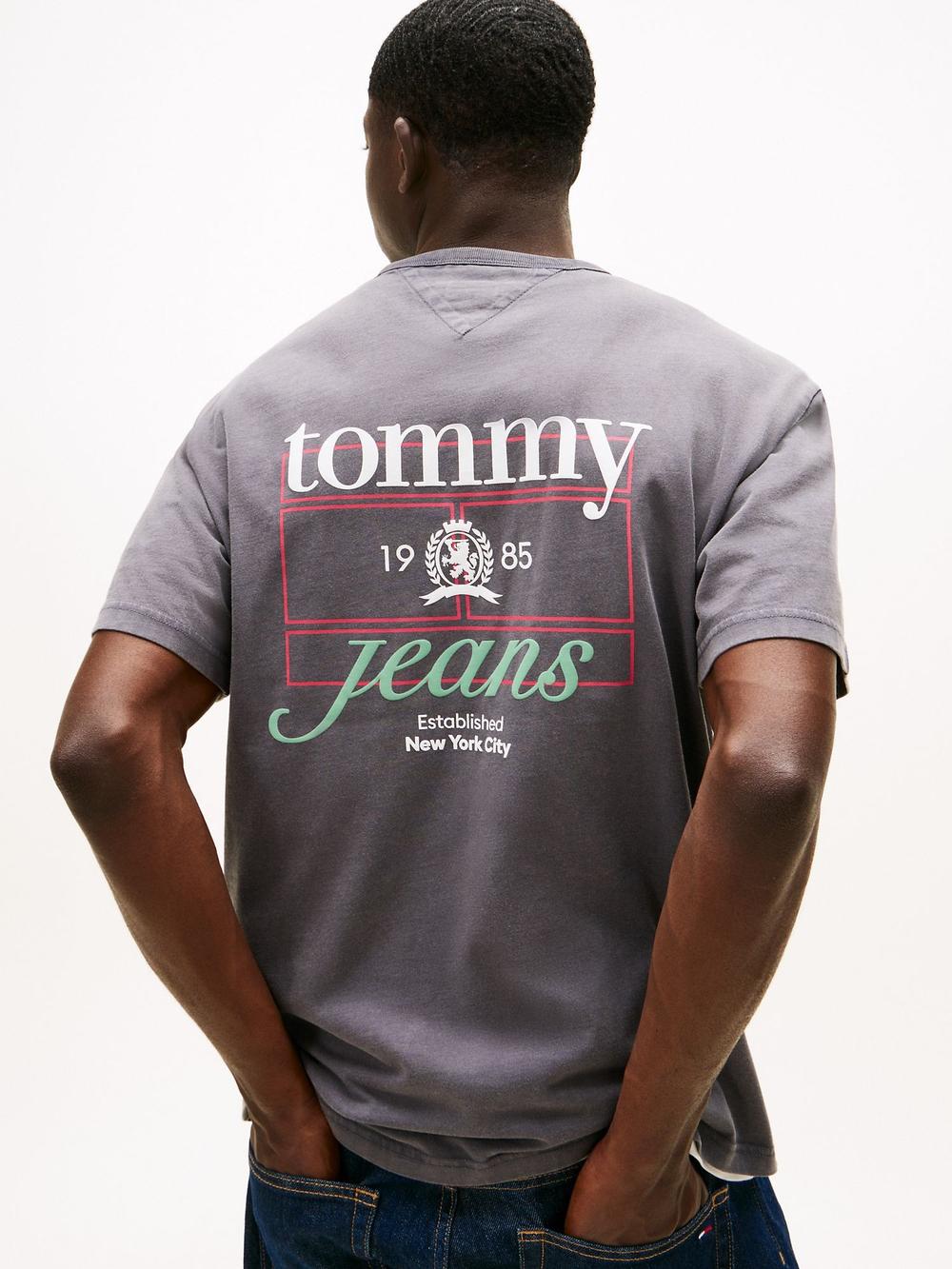 Футболка Tommy Jeans Heritage Crest Washed Black