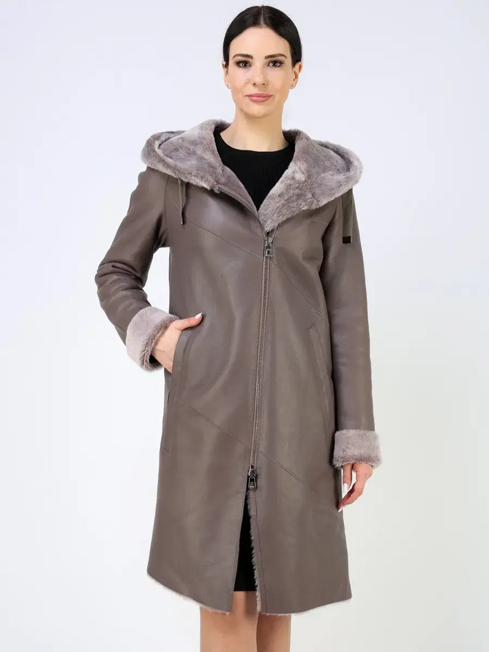 Дубленка зимняя натуральная с капюшоном