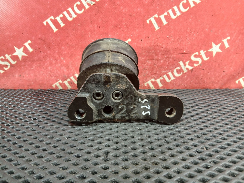 Подушка двигателя передняя левая