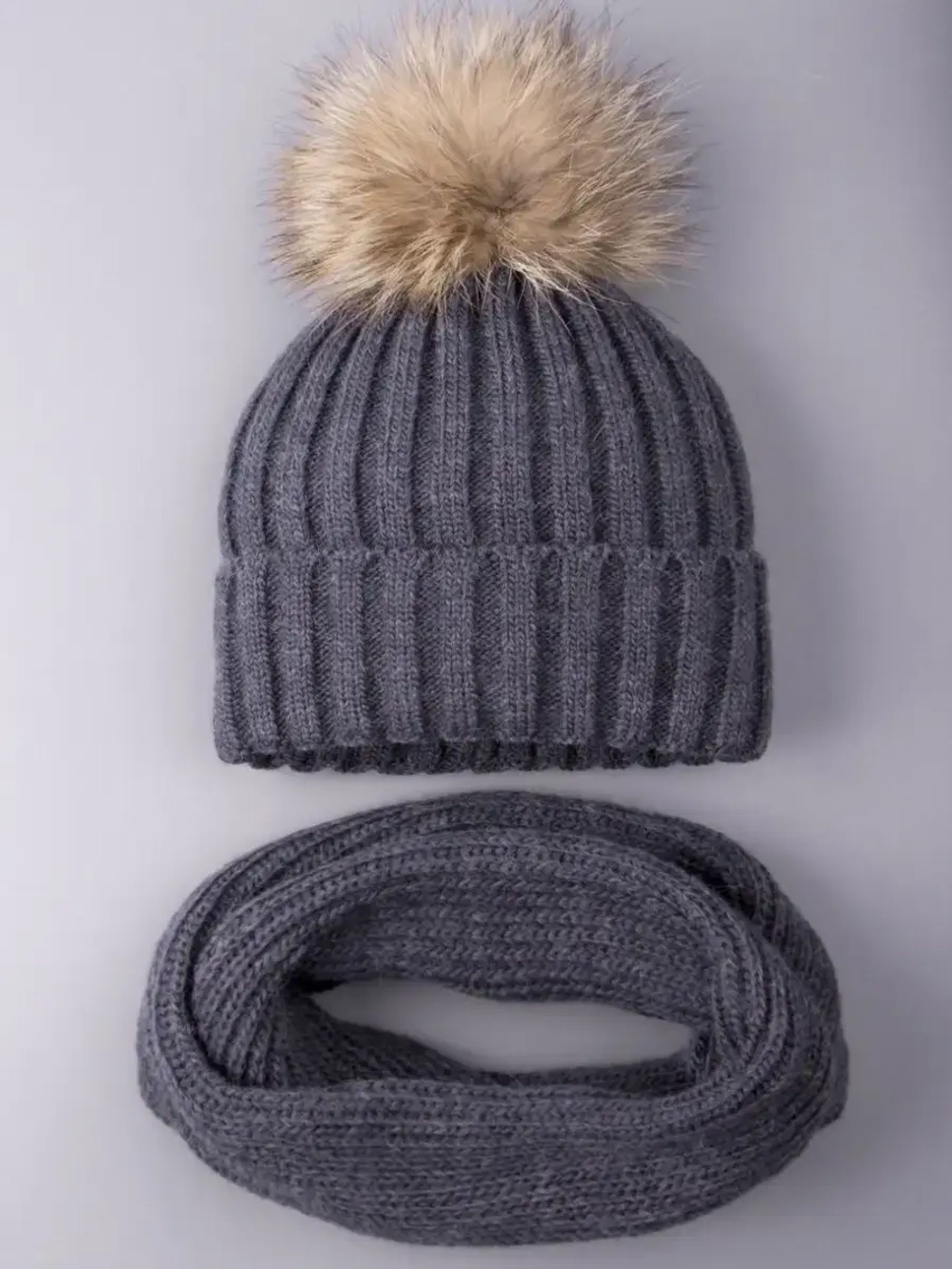 Шапка зимняя для девочки с помпоном и снуд