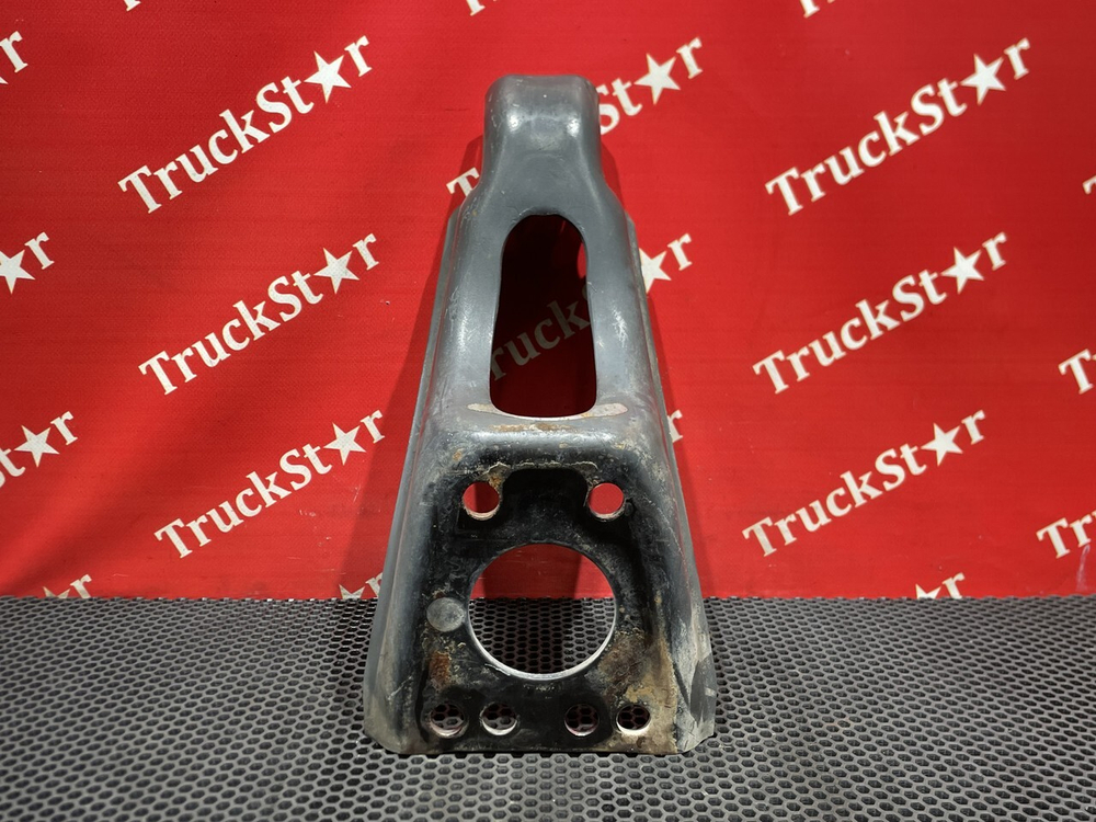 Кронштейн амортизатора переднего верхний