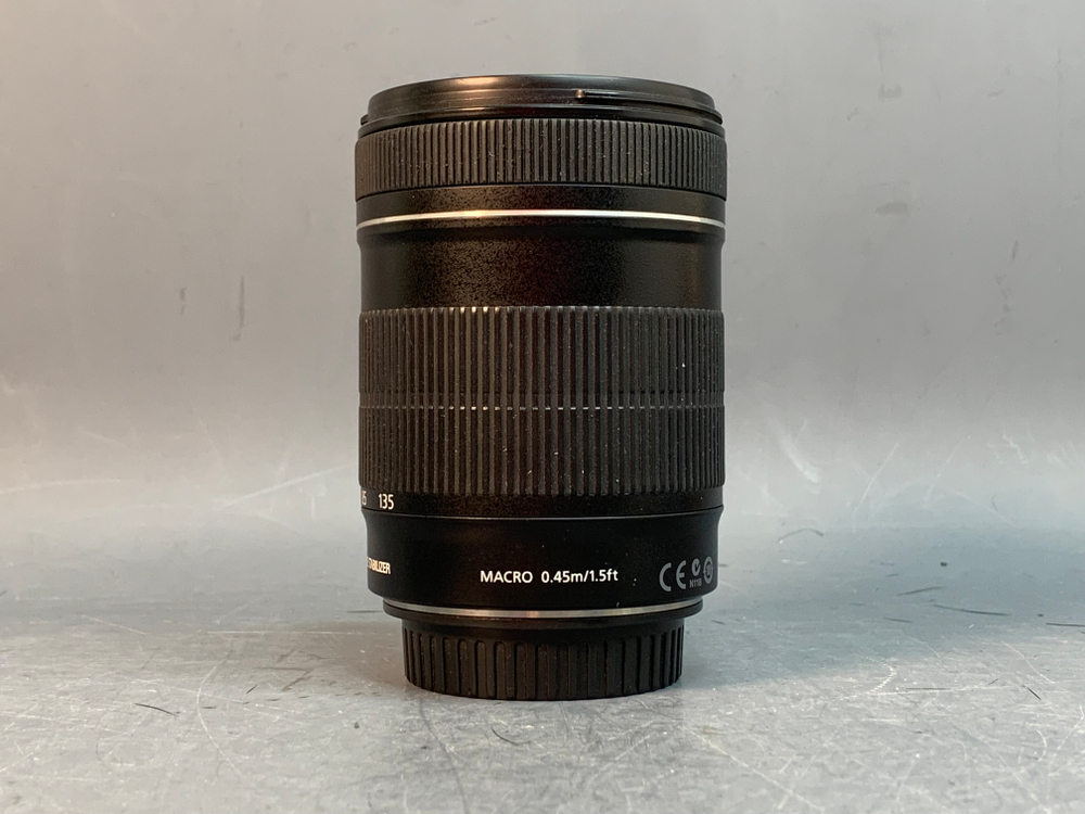 Canon EF-S 18-135 mm f/3.5-5.6 IS