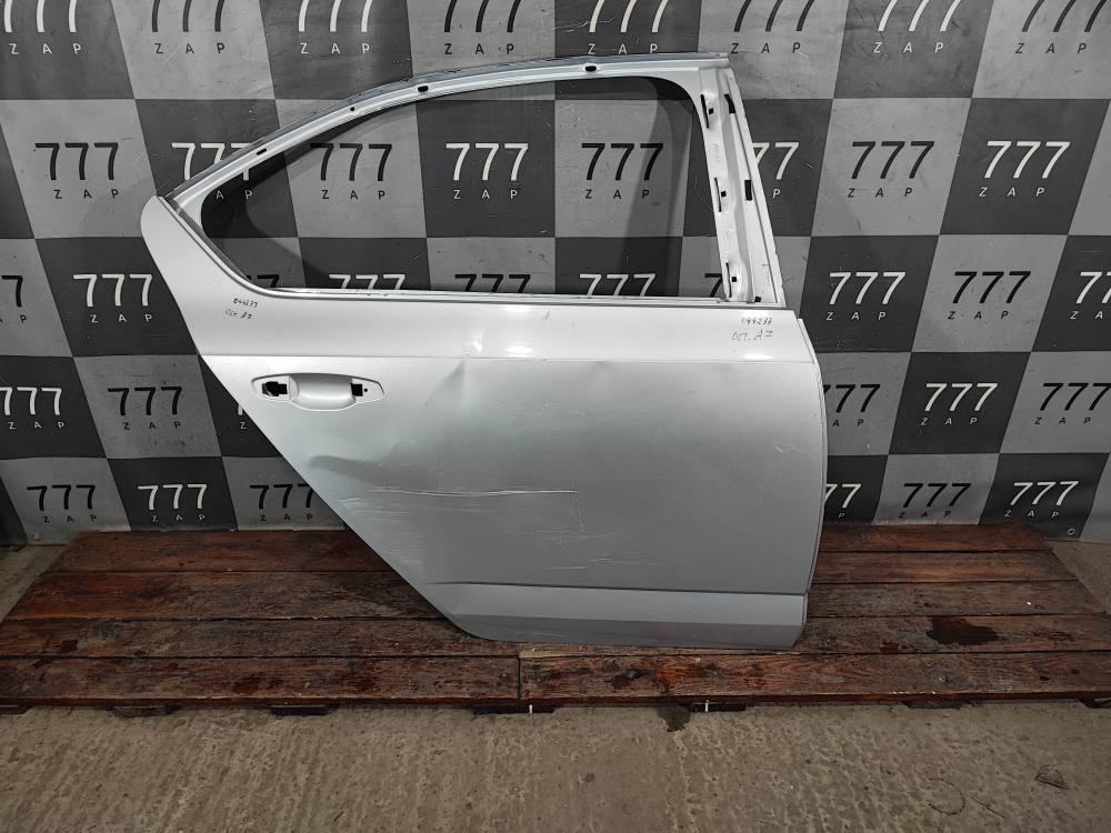 Дверь задняя правая Skoda Octavia 3 (A7) 13-20 Б/У Оригинал 5E5833052A
