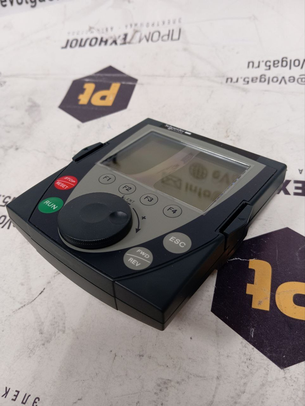 S.E. VW3A1101 новое