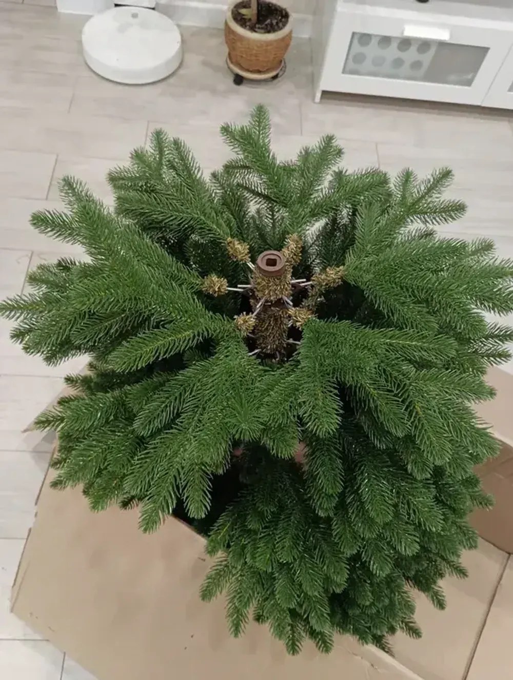 Ель искусственная «Изольда» (Литая хвоя) 270 см / 2,7 м