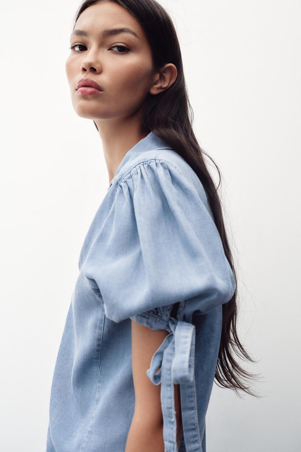 ZARA РУБАШКА С КОРОТКИМИ РУКАВАМИ И ЗАВЯЗКАМИ, ГОЛУБОЙ