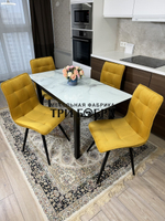 Стеклянный раздвижной стол "Итальянский мрамор" и стулья "ГУЧИ" желтый