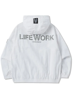 Нейлоновая ветровка с капюшоном