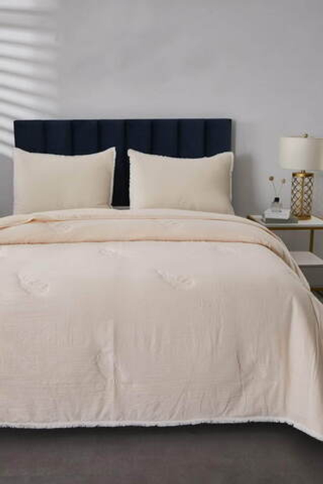 Покрывало 230x250 и 2 наволочки 50х70 Sofi De MarkO Наоми кремовое