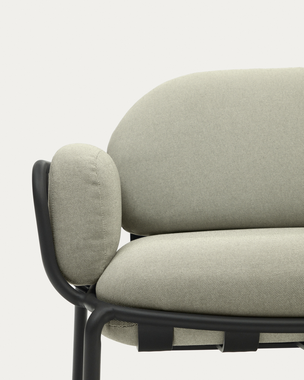 Трехместный уличный диван Joncols бежевый с графитовыми алюминиевыми ножками 225 см