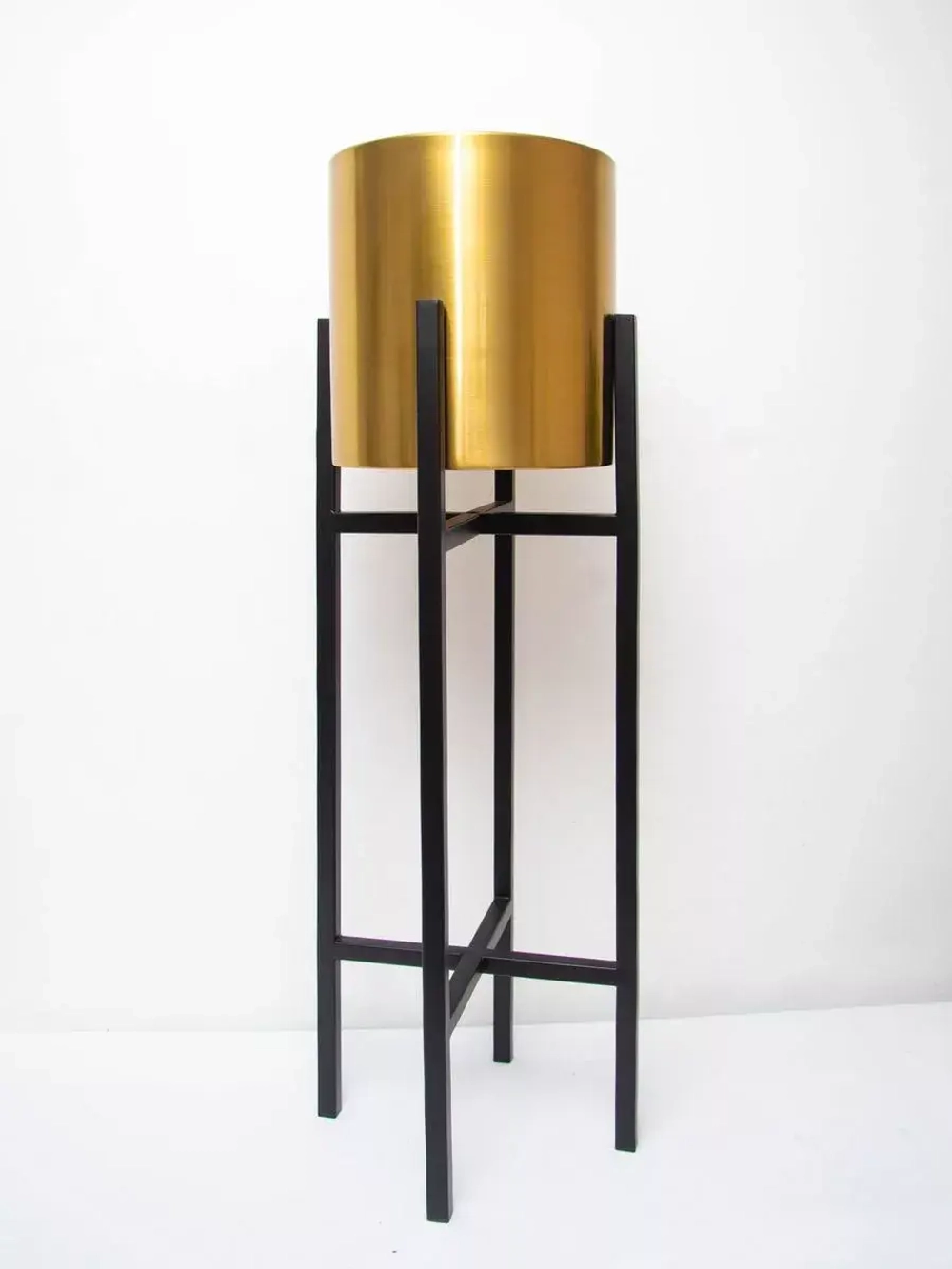 Кашпо металлическое на подставке 106 см