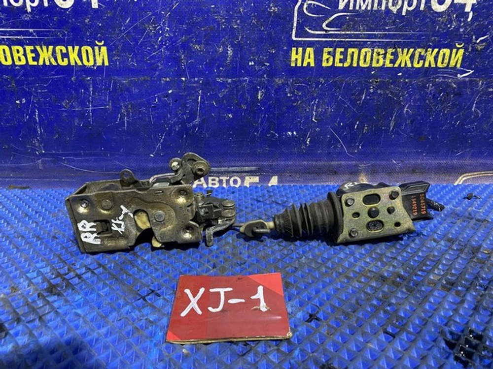 Замок двери задней правой JEEP cherokee 1992