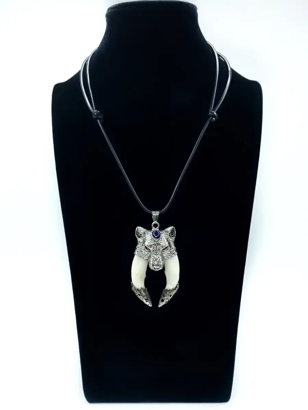 Защитный магический кулон амулет с настоящими Клыками Волка