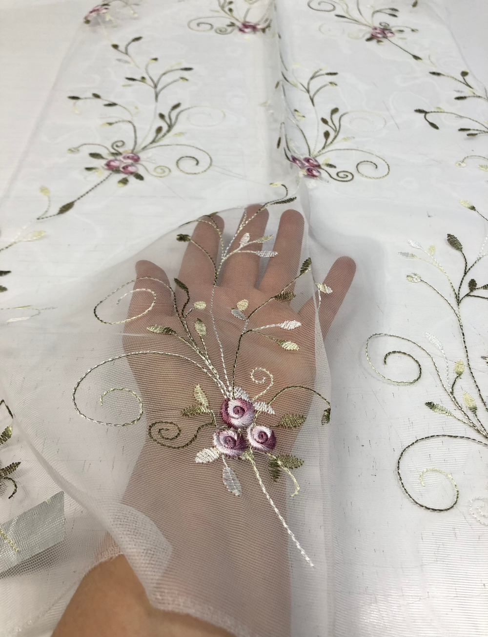 Тюль сетка с вышивкой розами Laime арт. Розуэлл DM8502 col. 07 (высота 290 см, Турция)