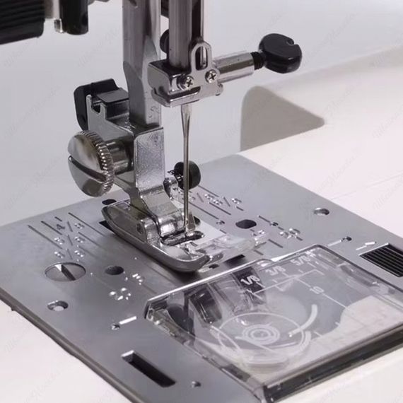 Швейная машина Janome AQS-2009