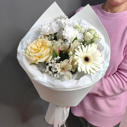 Авторский букет в белой гамме