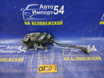 Замок двери передней правой TOYOTA ESTIMA 1995