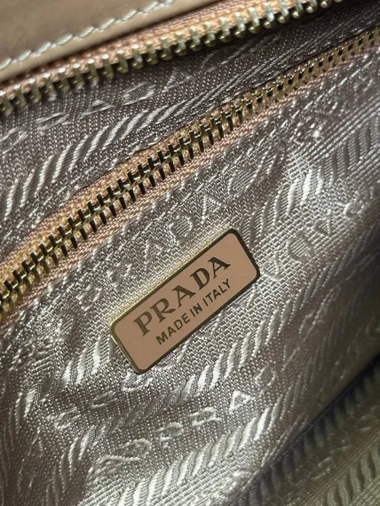 Кожаная средняя сумка Prada Bonnie, коричневый