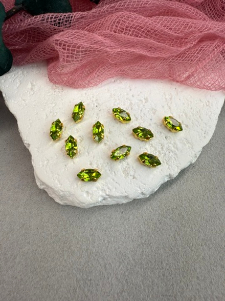 Наветт Navette 8*4 мм, Peridot