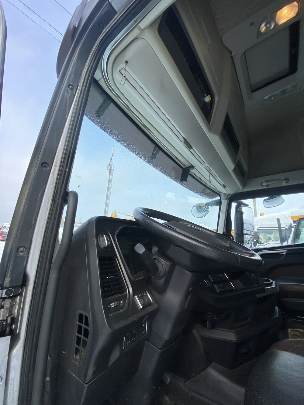 FAW J7 4x2 Седельный тягач CA4180P77K25E5 (Дизельный, 12,5 л, 553 л.с., АТ)